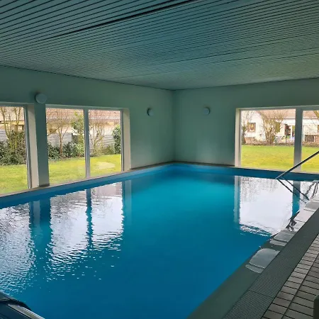 Mit Schwimmbad Und Sauna