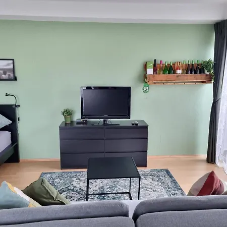 Mit Schwimmbad Und Sauna *