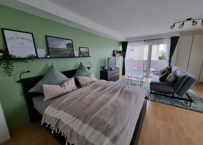 Mit Schwimmbad Und Sauna * 巴特贝格匝本